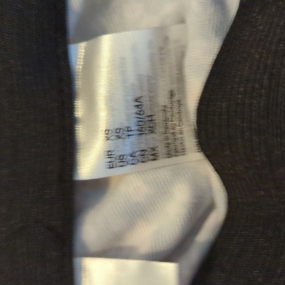 Floral pink and black miniskirt - Picture 3 of 3